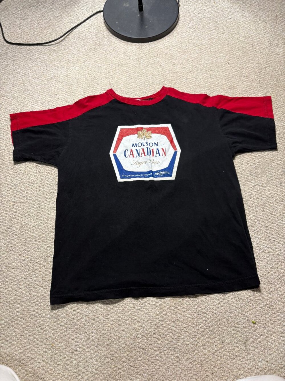 Molson Canadian Lager Beer Graphic T-Shirt in Black/Red - XL